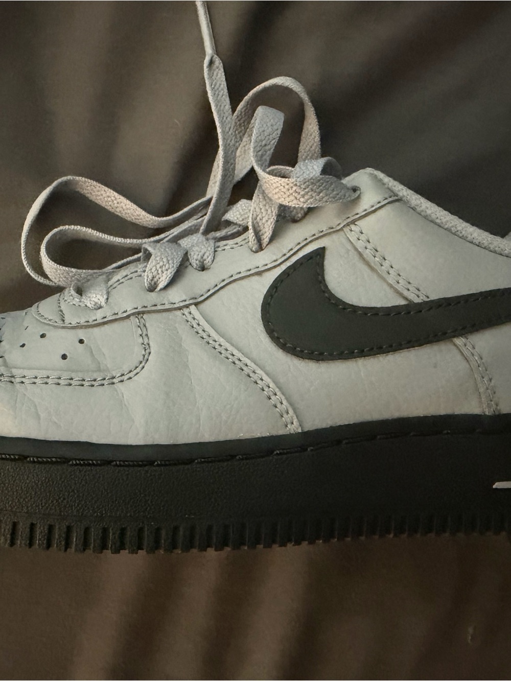 Nike Kids Low-Top Air Force Ones Size 4Y in Light Gray with Black